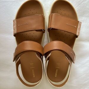 Brand new Geox D XAND 2S E Leather Womens Sandals – Camel/Rose – Size 40 /10 US